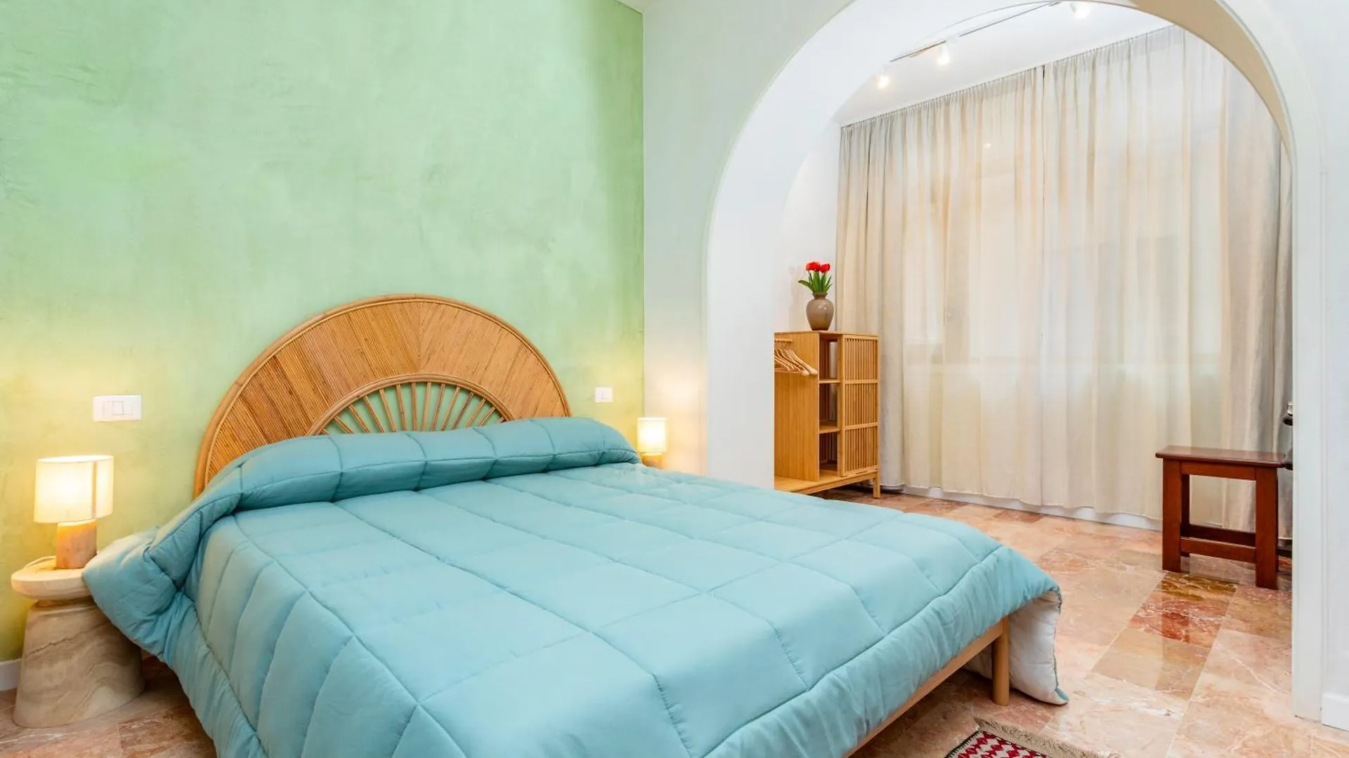 Florio'S Guest House Katanya