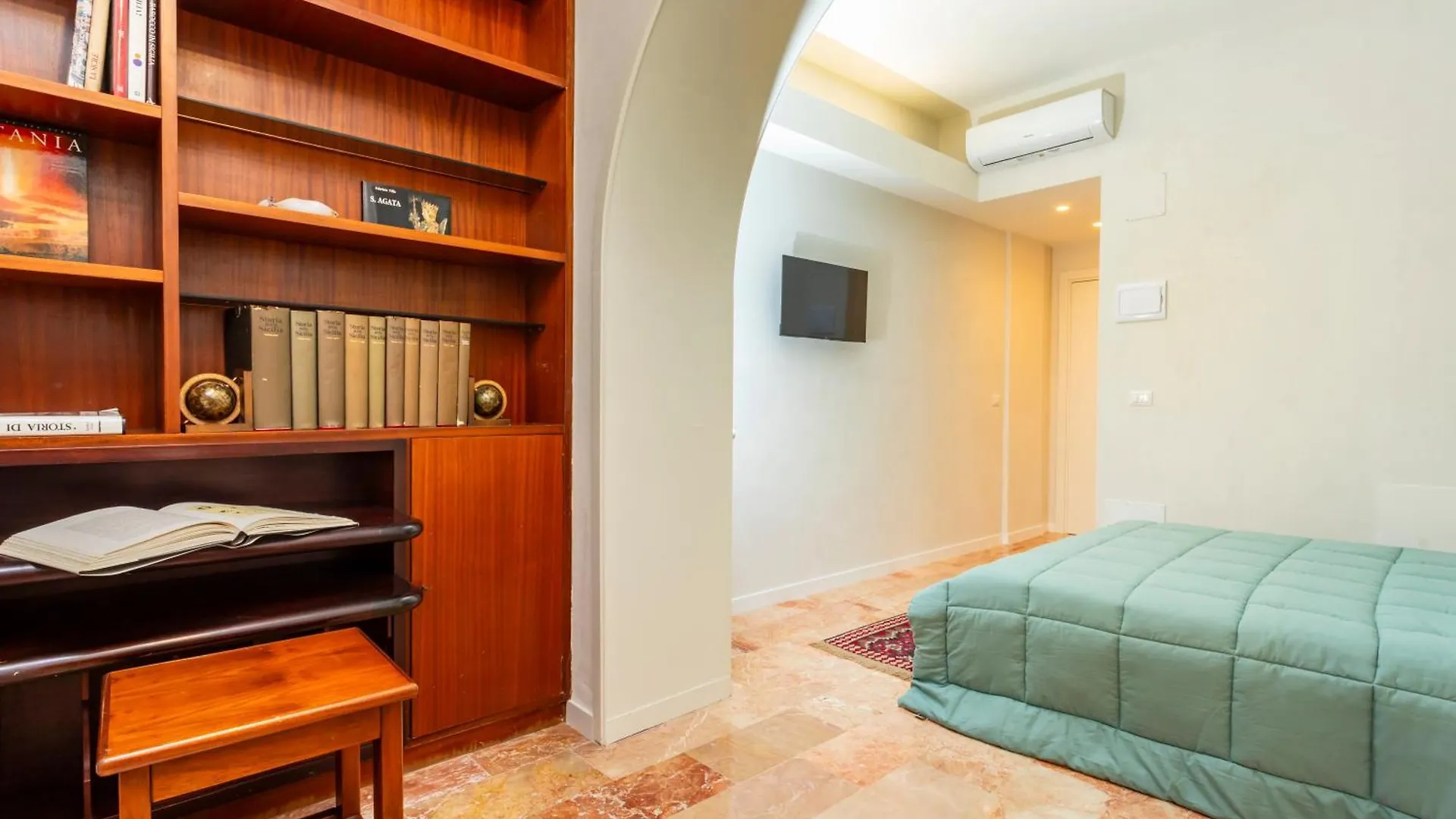 Florio'S Guest House Katanya